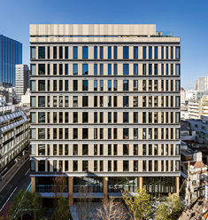 東京本社が入るビル（Mita S-Garden）